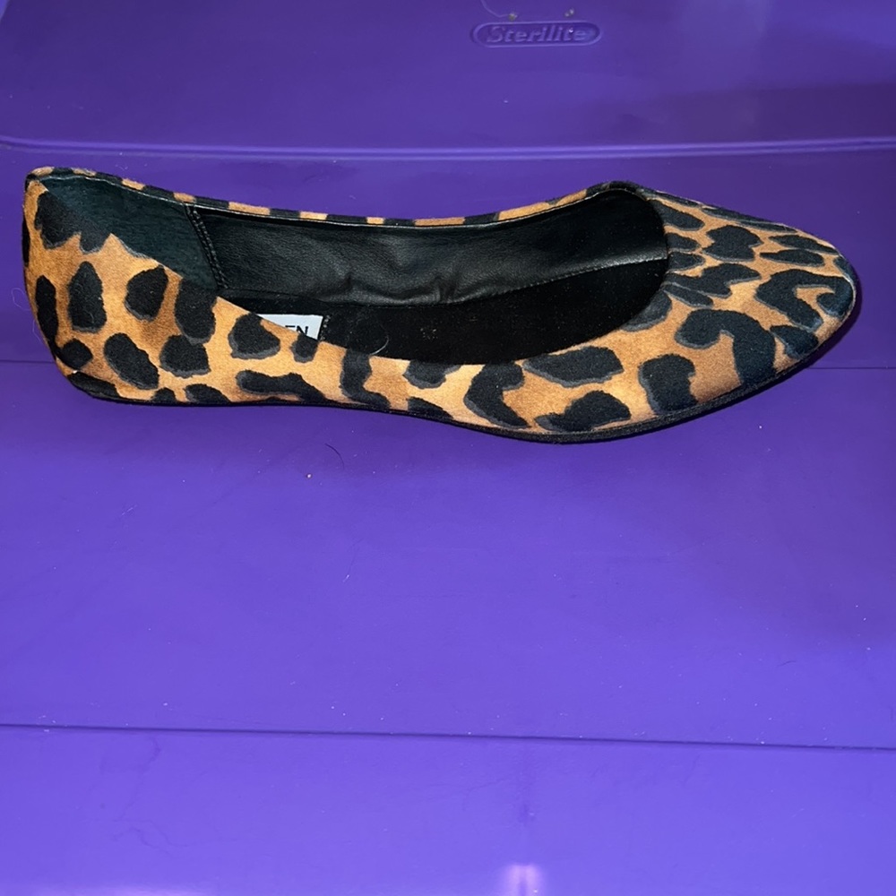Steve Madden Leopard Print Flats Size 6 - image 4